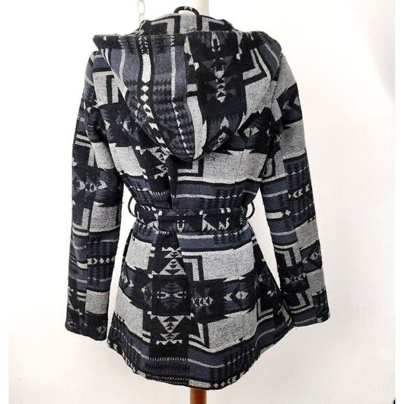 Kirra Gray Black Aztec Print Belted Wrap Blanket Coat Jacket Southwestern sz M - Picture 4 of 8